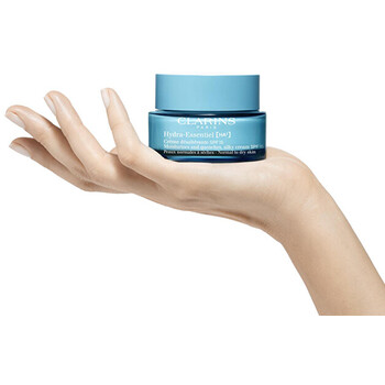 Hydra Essentiel Moisturizes and Quenches Silky Cream SPF 15 ( normální až suchá pleť ) - Hydratační denní krém